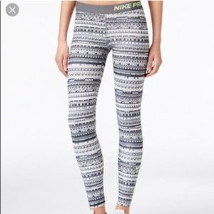 New nike leggings Medium!!